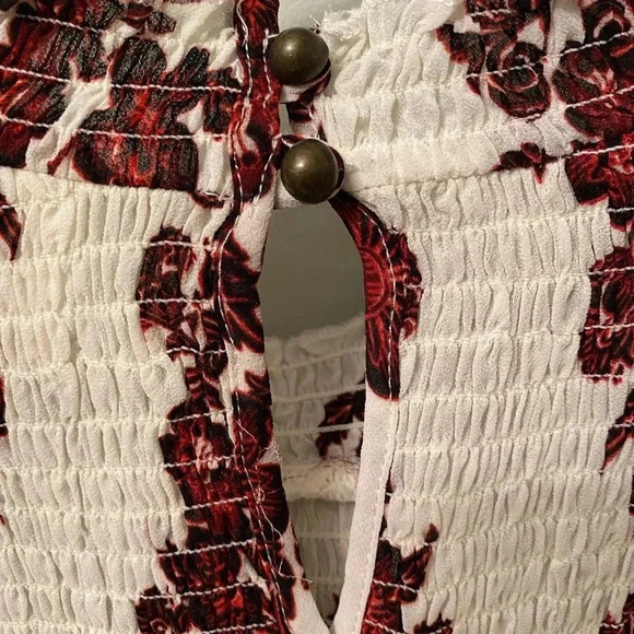 Xhilaration target white red floral smocked top tunic boho ruffle neck medium - Picture 5 of 12